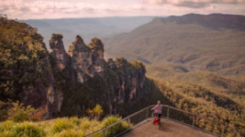 Enjoy a short cycle cycle around numerous lookouts and vantage points of the Blue Mountains | Tim Charody
