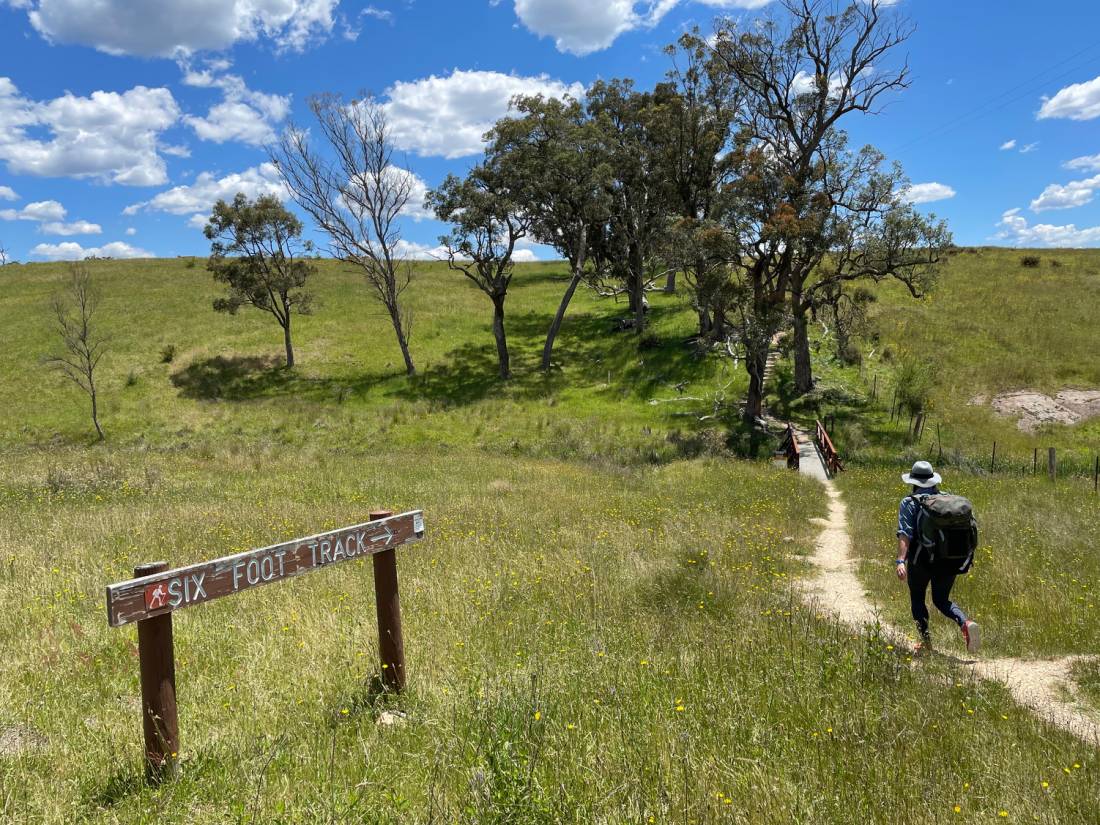 Hiking the Six Foot Track |  <i>Rob McFarland</i>