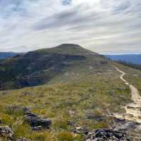 On approach to Lockley Pylon high above the Grose Valley | Bad Ninja Photographer