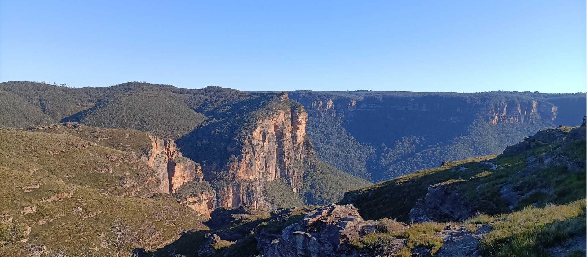 Spectacular views of the Grose Valley escarpment are enjoyed from Lockley Pylon | Finn Vassel